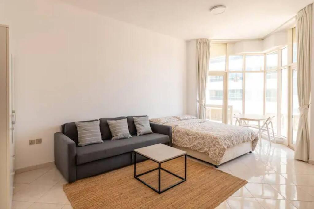 A Cozy Pearl In *
