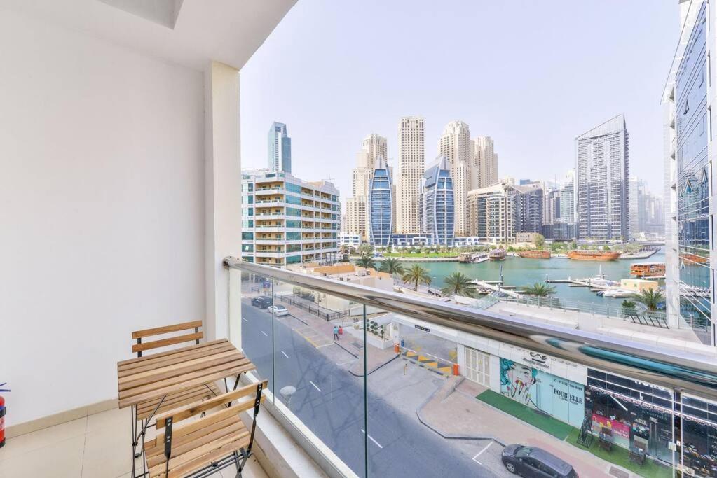 The Balcony With View For Marina. Apartamento