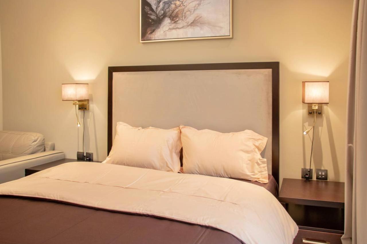 Aws Homes - Luxurious High Floor Studio With Breathtaking View Apartemen
