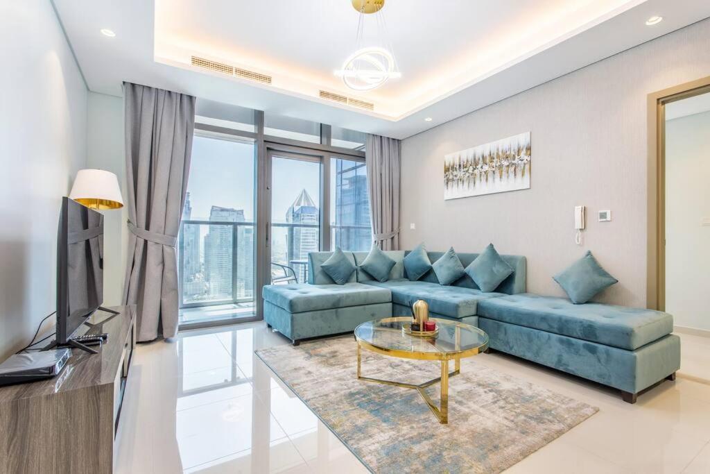 Paramount Midtown 1br With View