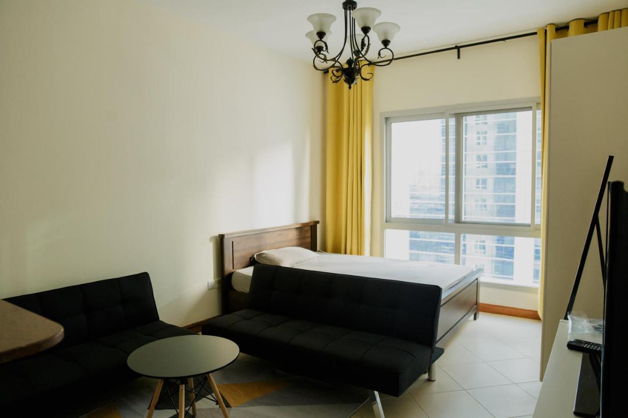 Yellow Studio Apt 511 In Marina Diamond One Dubai