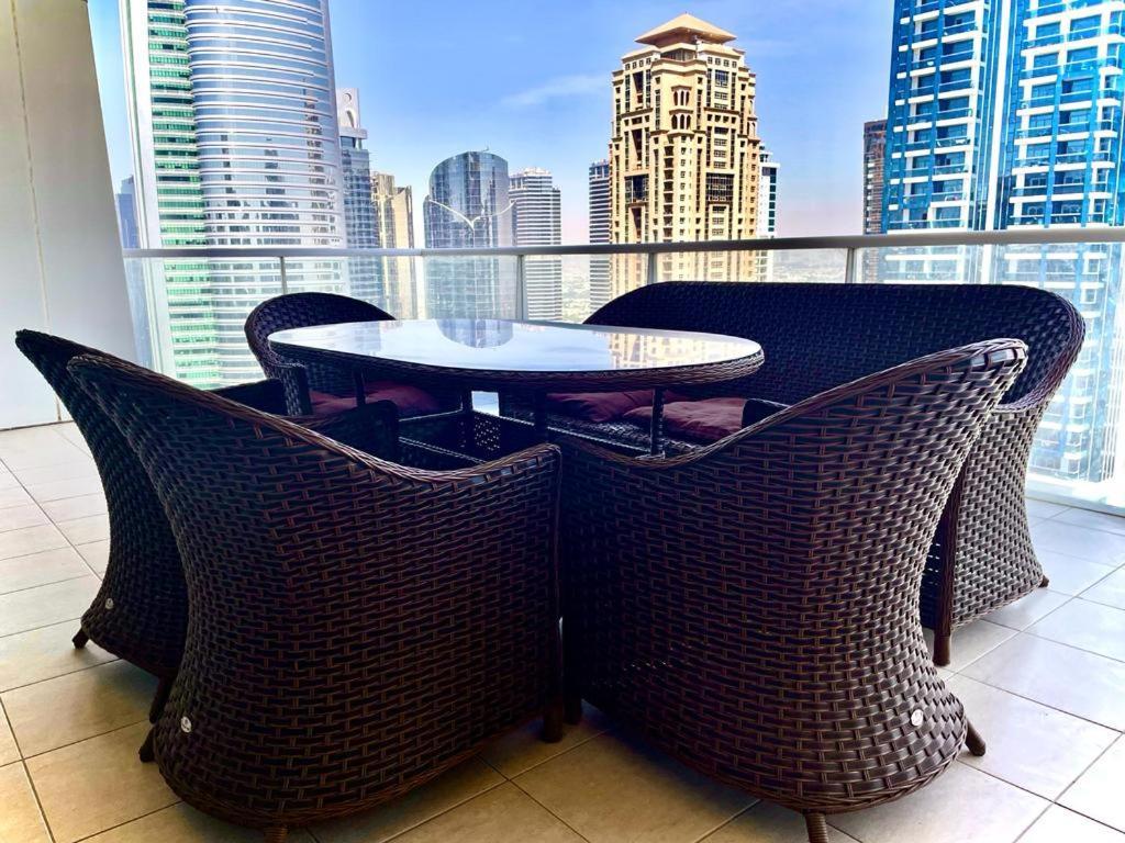 Higuests - Views From 2 Bedroom In Jlt *