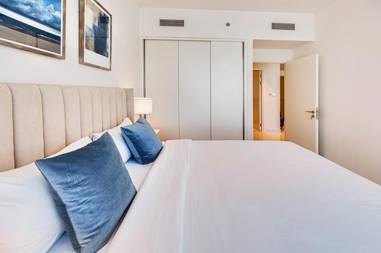 Bright And Cozy On The Beachfront Dubaï