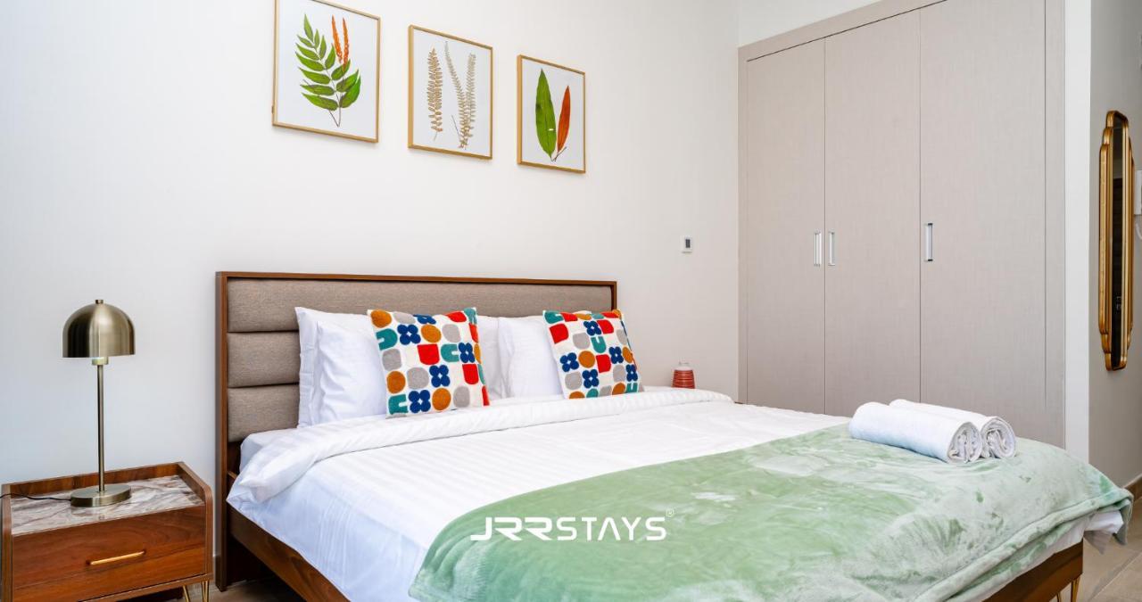 Sleek & Modern - In Jvc Appartement *