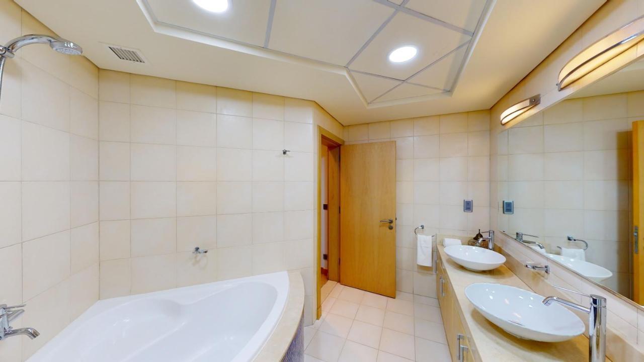 Apartment Al Dabas Views, 3bd Sleeps 6, Beachfront & Pool Access *