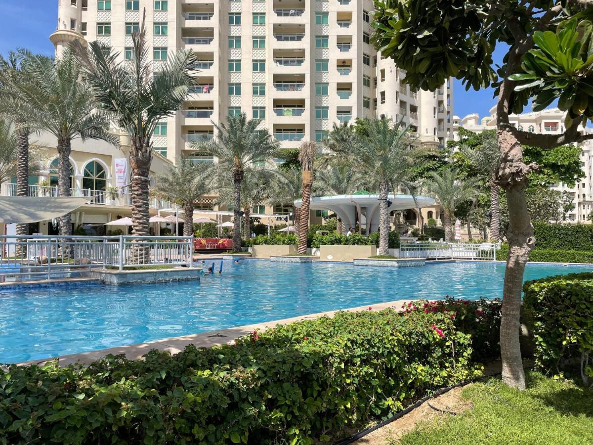 Al Dabas Views, 3bd Sleeps 6, Beachfront & Pool Access