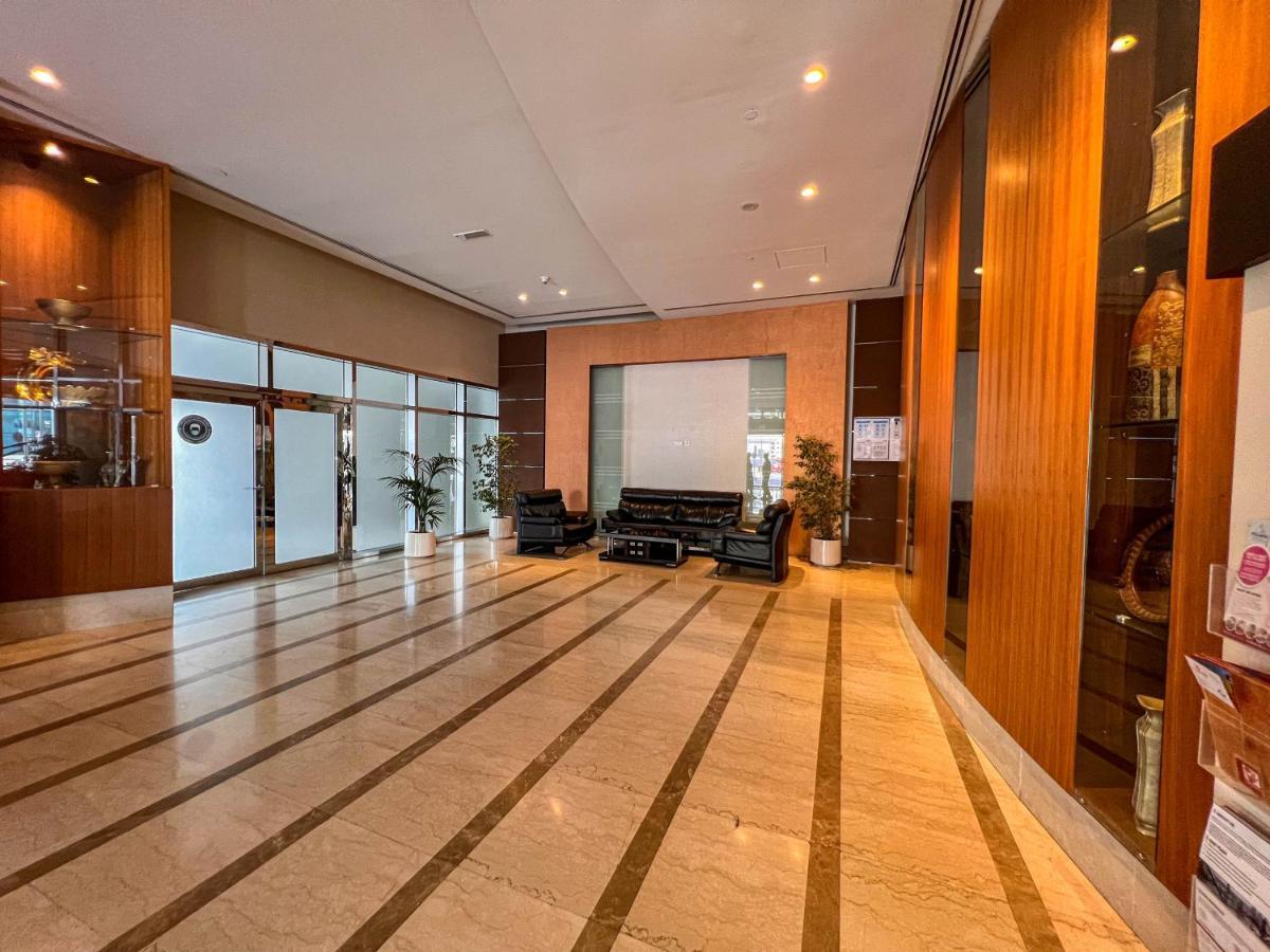 Cosmos Living Luxurious Near Metro Dubaï