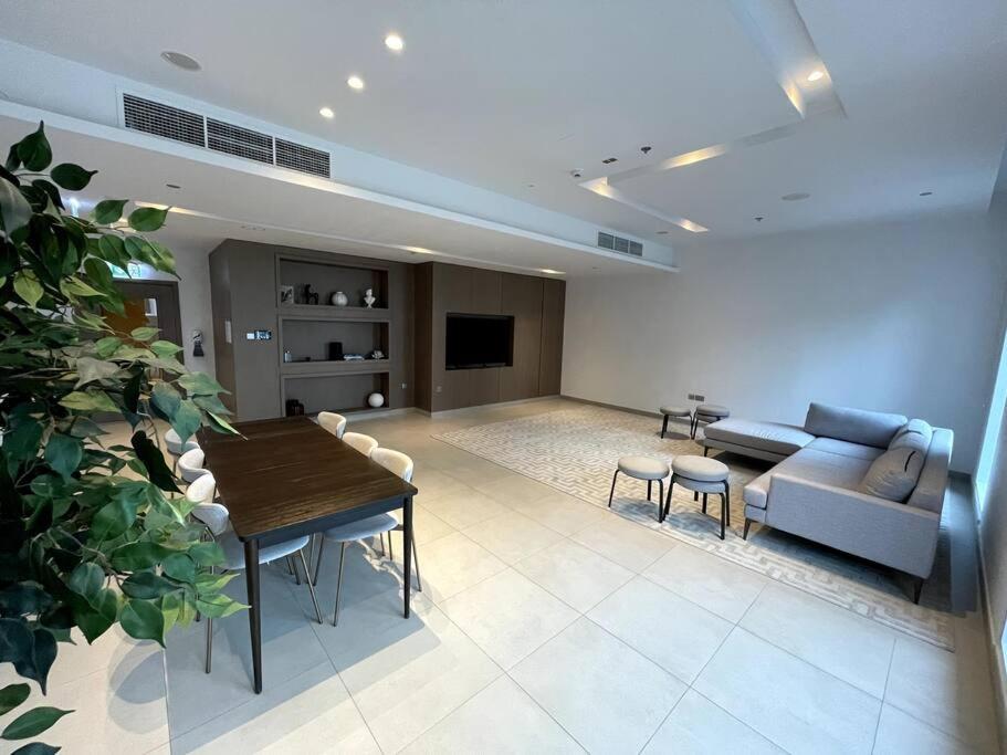 Spacious L Brand New L Great Amenities Appartement *