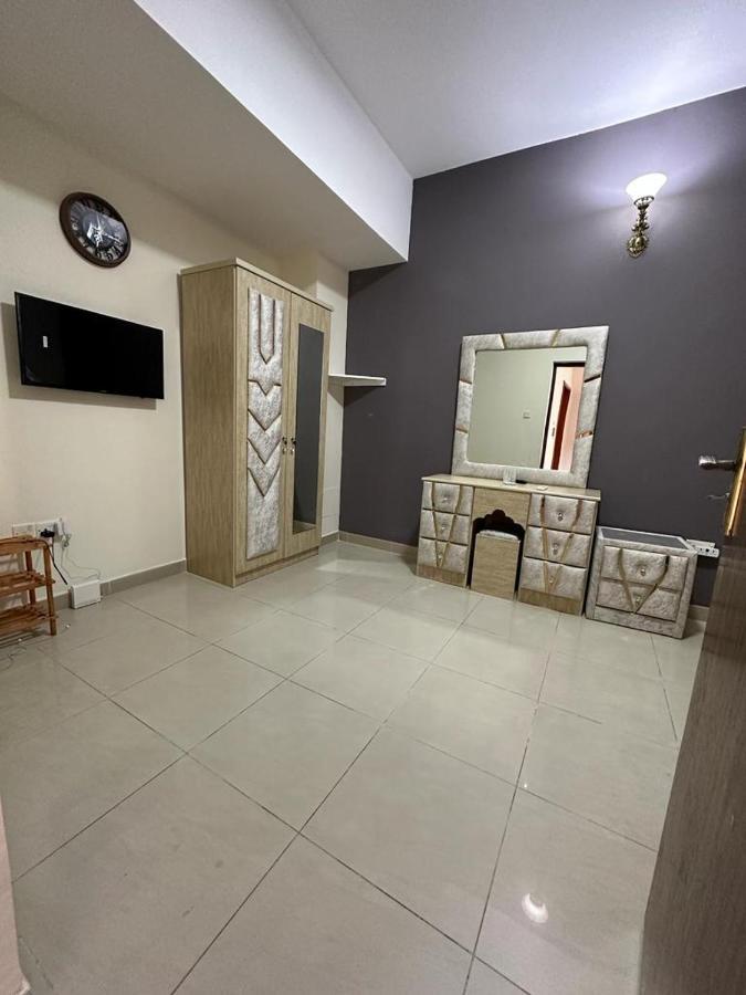 Standard With Common Washroom * Dubái