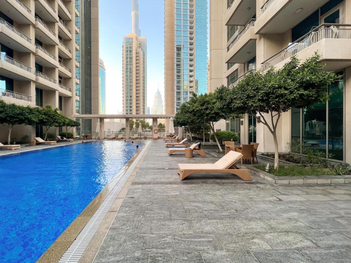 Apartment Ultimate / Burj Khalifa View / Downtown / 3 Beds Luxury / 2 Balconies *