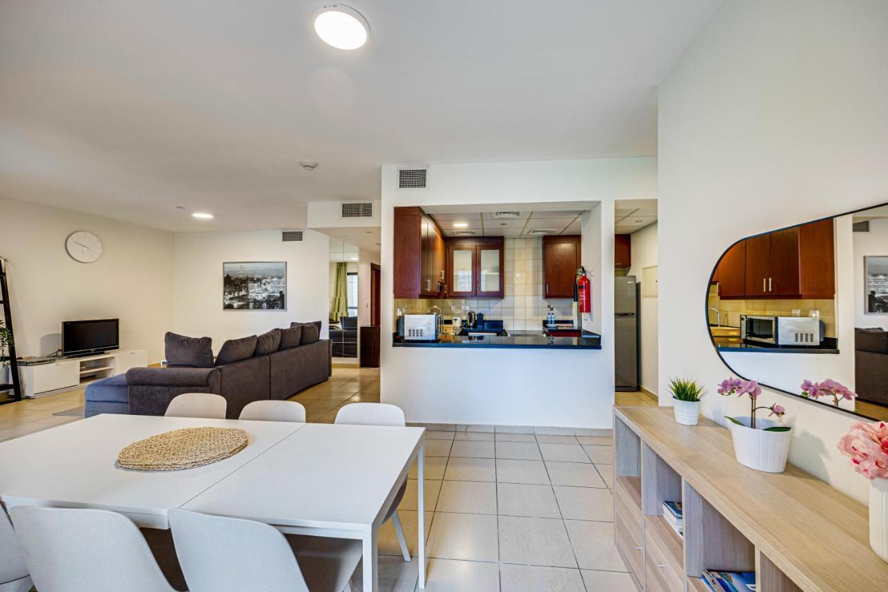 Big In Murjan, Jbr. Near The Beach Apartemen