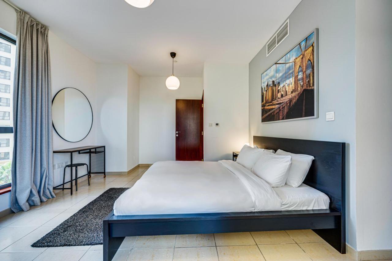 Big In Murjan, Jbr. Near The Beach Apartemen