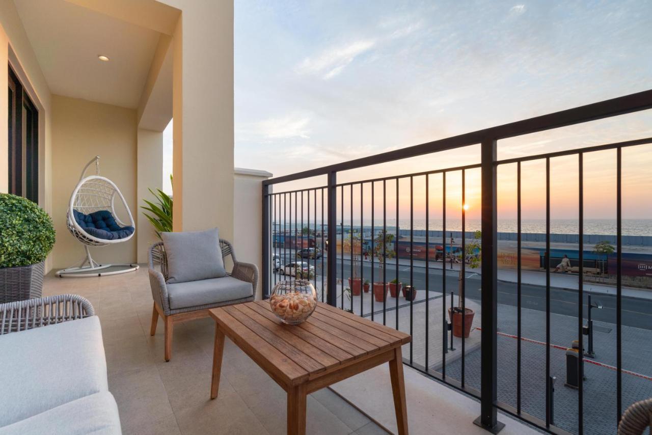 Ultimate With Big Terrace, Amazing Sunset, Perfect For 4 People Appartamento Dubai