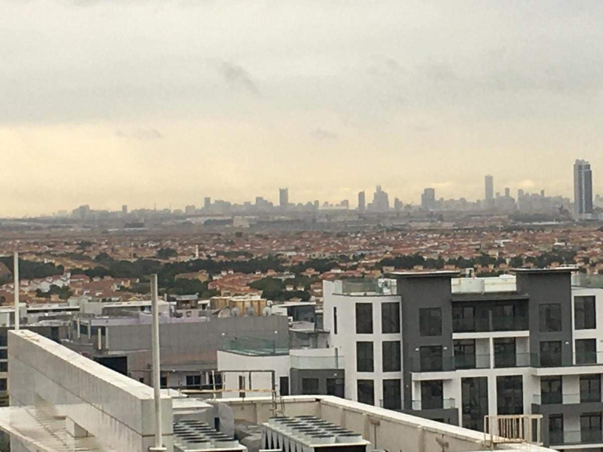 Apartamento Octavius Holiday Homes, Spacious 2 Bedroom Apartment, Skyline & Burj Khalifa View Dubái