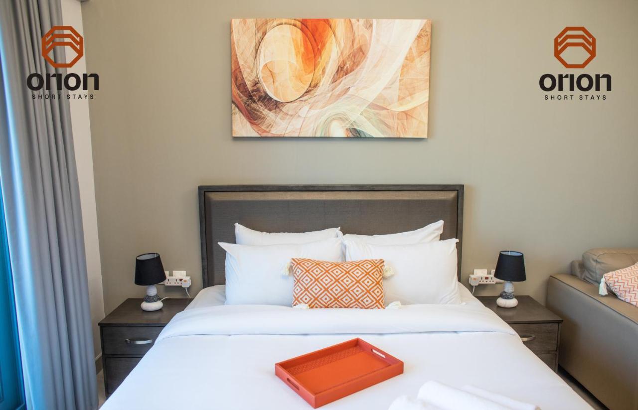 11th Floor Studio, Balcony With Canal And View, Close To Mall And Burj Khalifa, Jacuzzi, Pool, Kids Area, 24hr Gym, Free Indoor Parking, Wifi, Fully Furnished Apartment, Tv With Streaming, New Building Dubaï