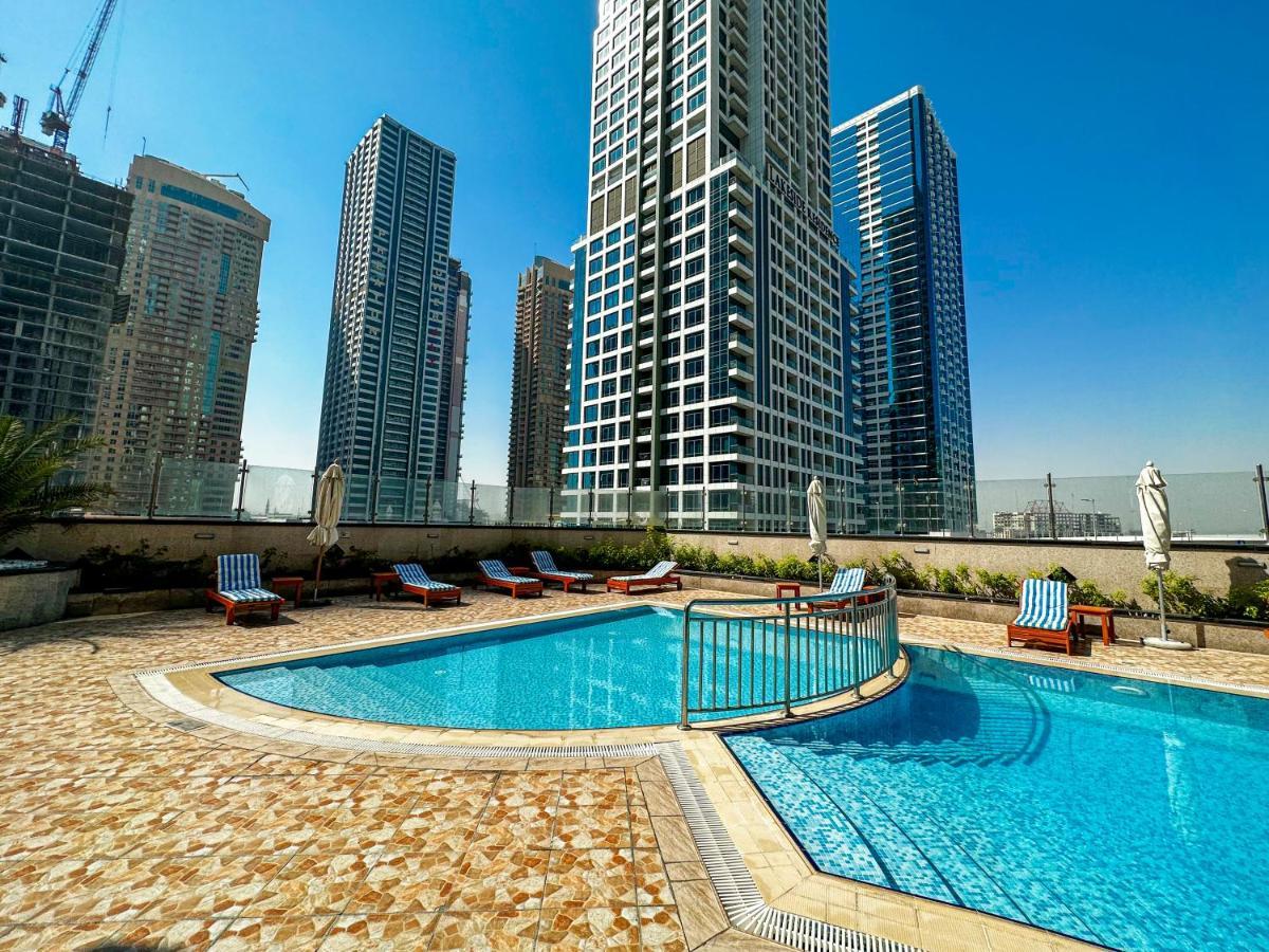 Higuests - Views From 2 Bedroom In Jlt Appartement