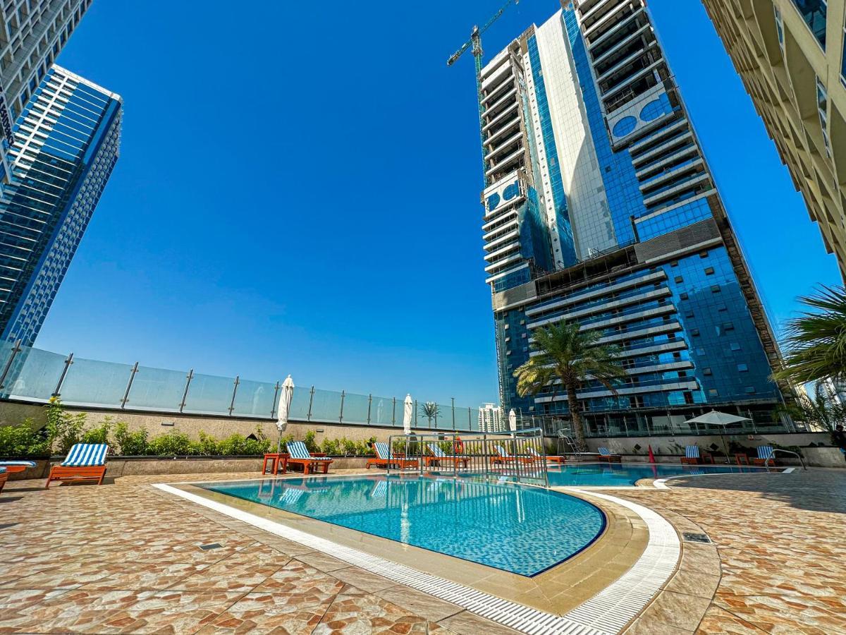 Higuests - Views From 2 Bedroom In Jlt Dubai