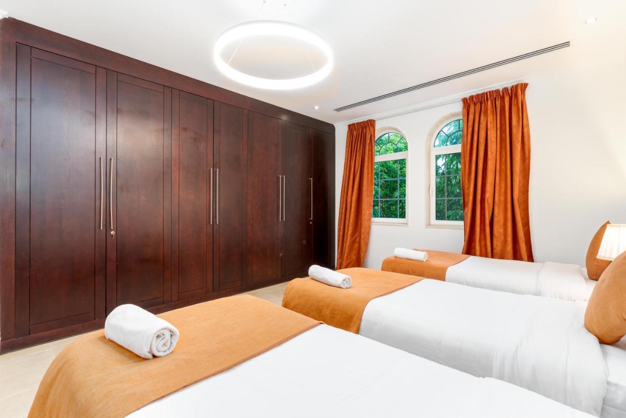6 Plus 1 Bdr Jumeirah Park With Amz Climatized Huge Private Pool - 5 Min From Jbr Beach Appartement Dubai