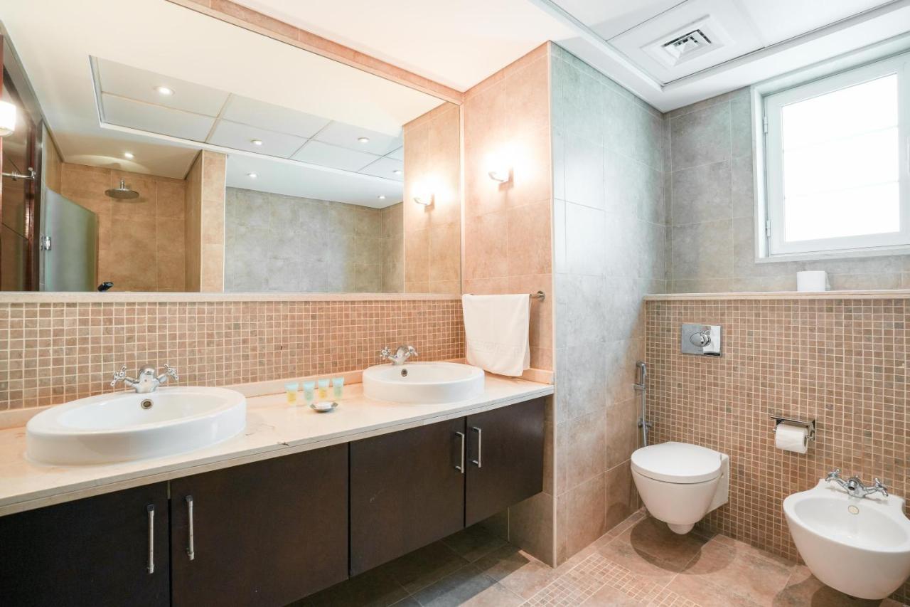 6 Plus 1 Bdr Jumeirah Park With Amz Climatized Huge Private Pool - 5 Min From Jbr Beach Appartement