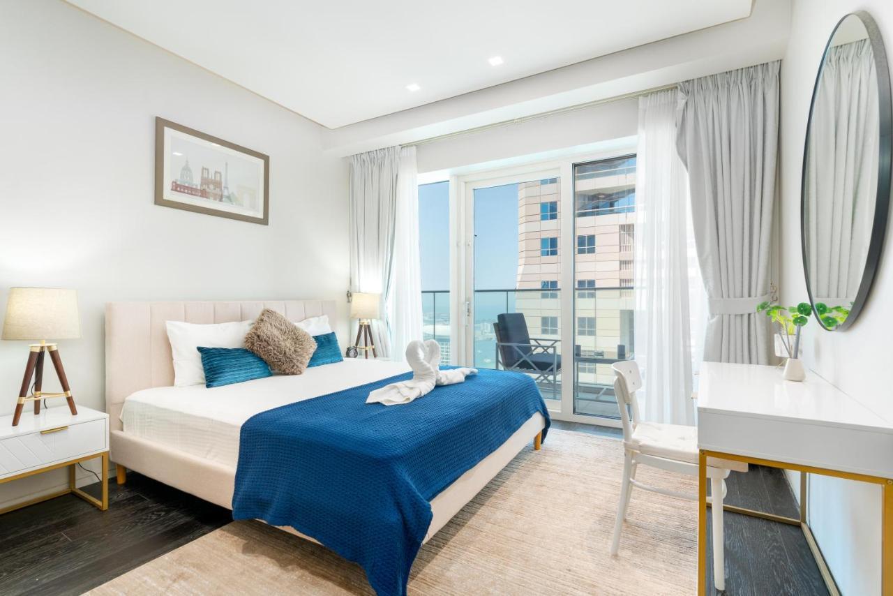 Apartemen White Sage - Fendi With Full Palm Jumeirah View Dubai