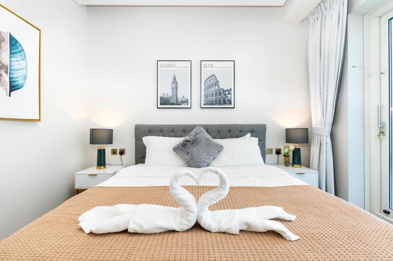 White Sage - Fendi With Full Palm Jumeirah View Apartemen Dubai