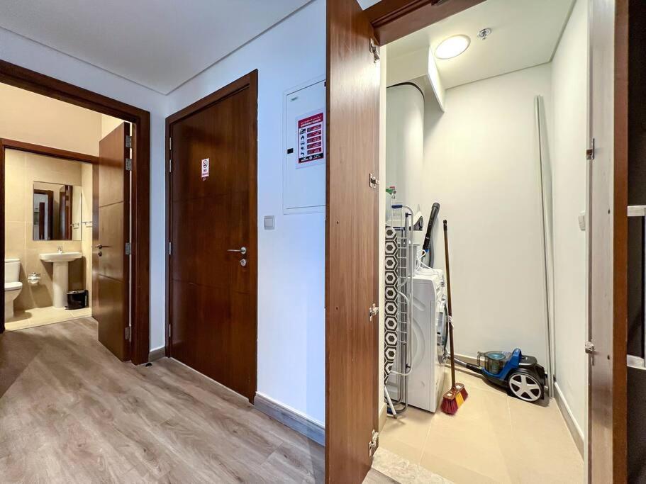 Apartamento Magnificent New 3 Bedroom With Stunning View To Burj Khalifa & Fountain View Dubái