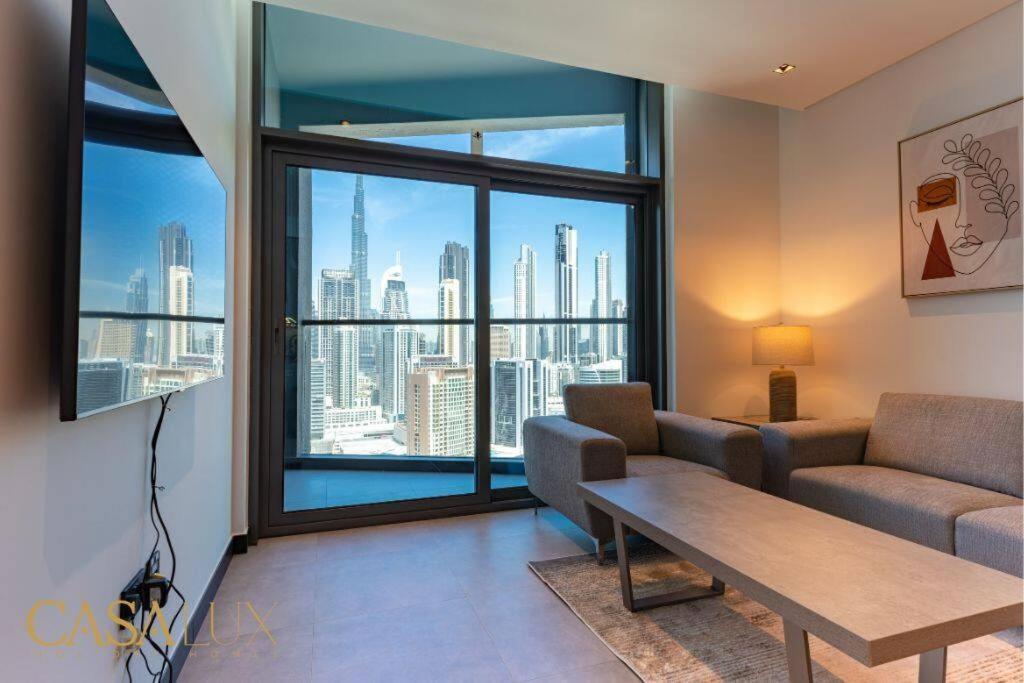 Stunning 1 Bed With Burj Khalifa & Canal View * Dubai
