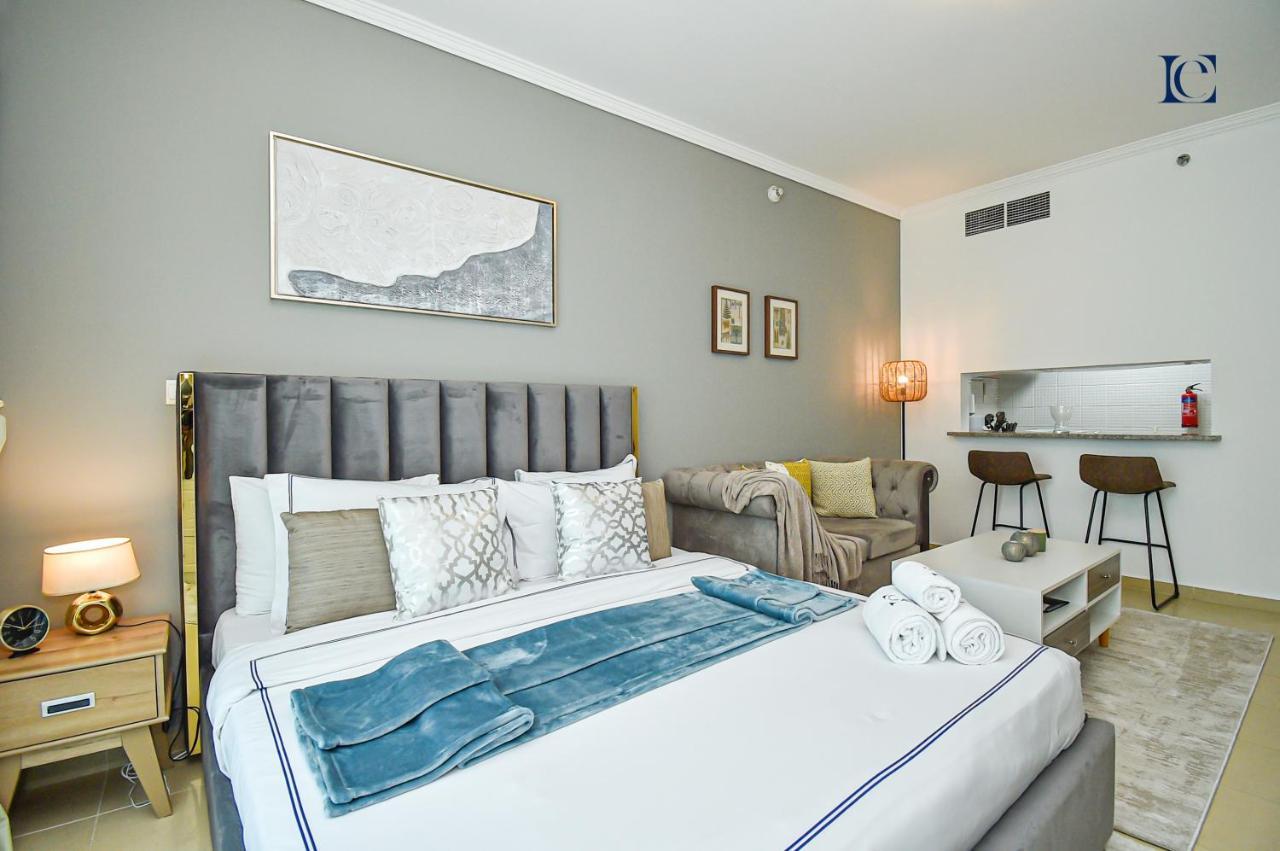 Apartemen Luxury Escapes - Modern Near Metro In X1 Tower Jlt *
