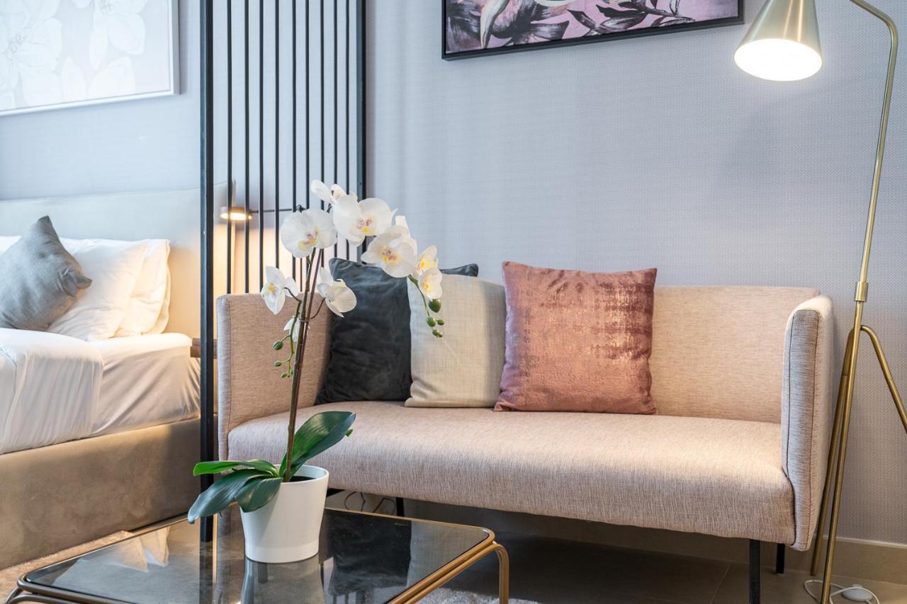 Elegant Studio Sparkle Tower Jbr By Suiteable * Dubái