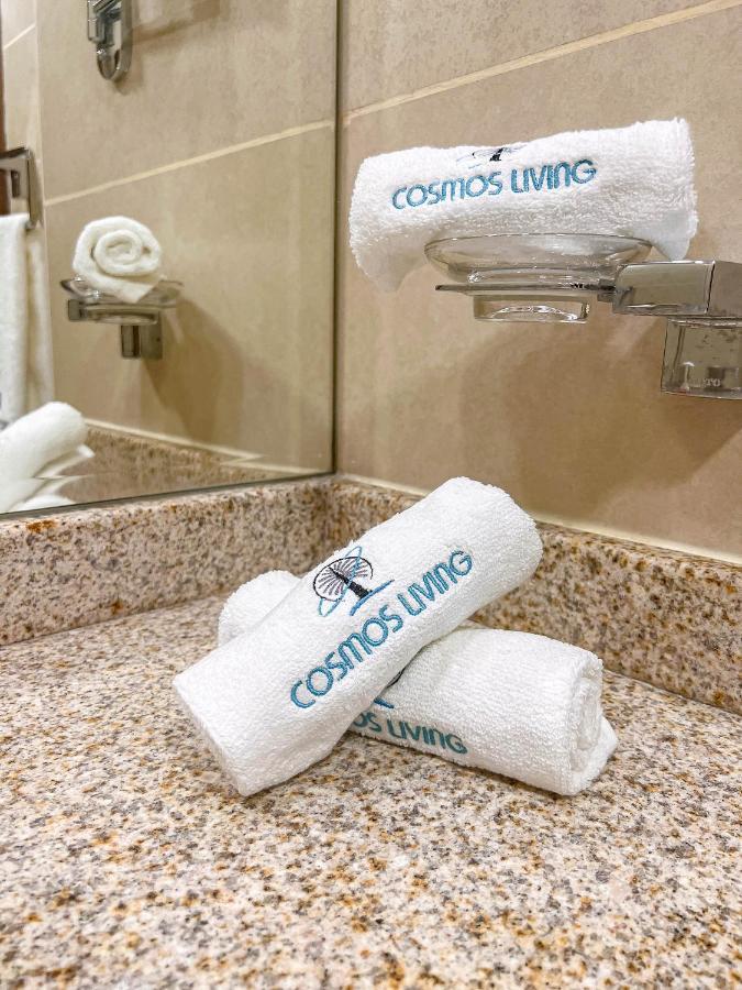 Cosmos Living Luxurious Near Metro Lejlighed
