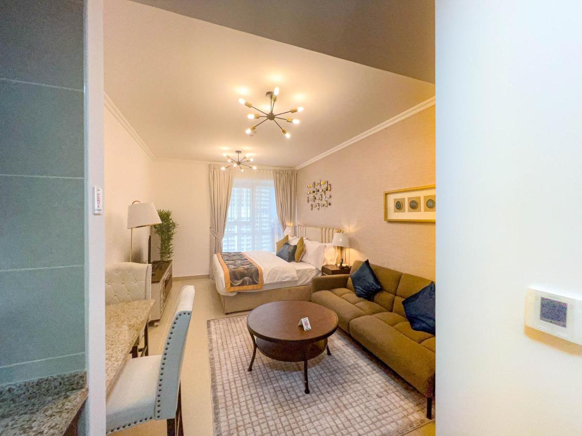 Cosmos Living Luxurious Near Metro Appartement