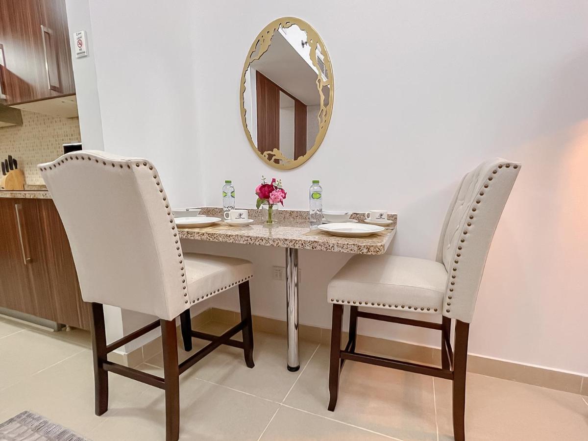 Cosmos Living Luxurious Near Metro Appartement