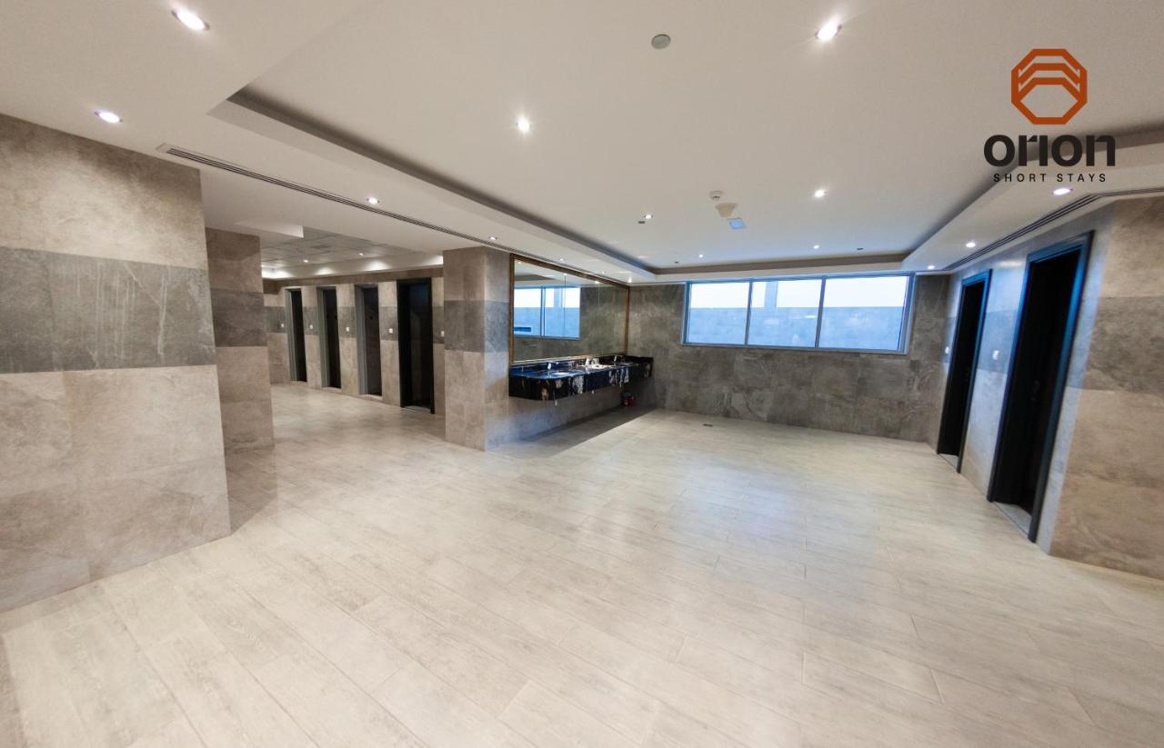 Canal View Studio: Mall Proximity & Luxury Amenities Apartamento