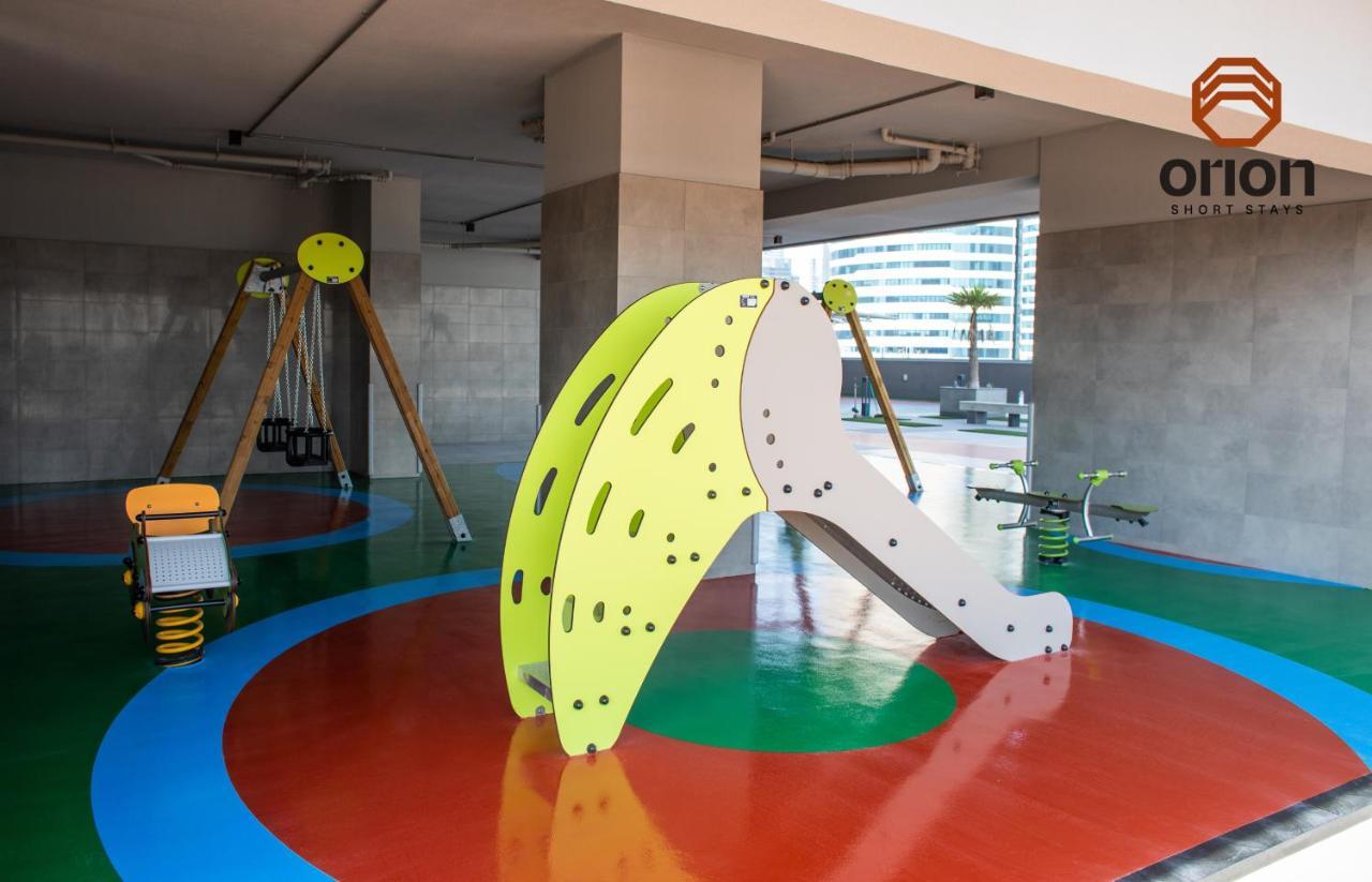 11th Floor Studio, Balcony With Canal And View, Close To Mall And Burj Khalifa, Jacuzzi, Pool, Kids Area, 24hr Gym, Free Indoor Parking, Wifi, Fully Furnished Apartment, Tv With Streaming, New Building