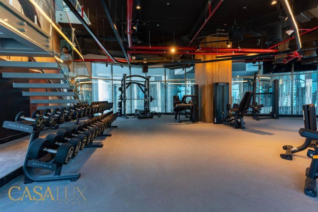 Stunning 1 Bed With Burj Khalifa & Canal View Apartment
