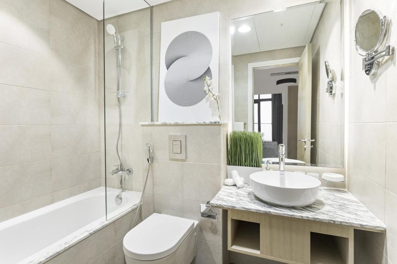 Aliving Luxury 2br With Infinity Pool At Paramount Midtown Close To Mall & Burj Khalifa Dubai