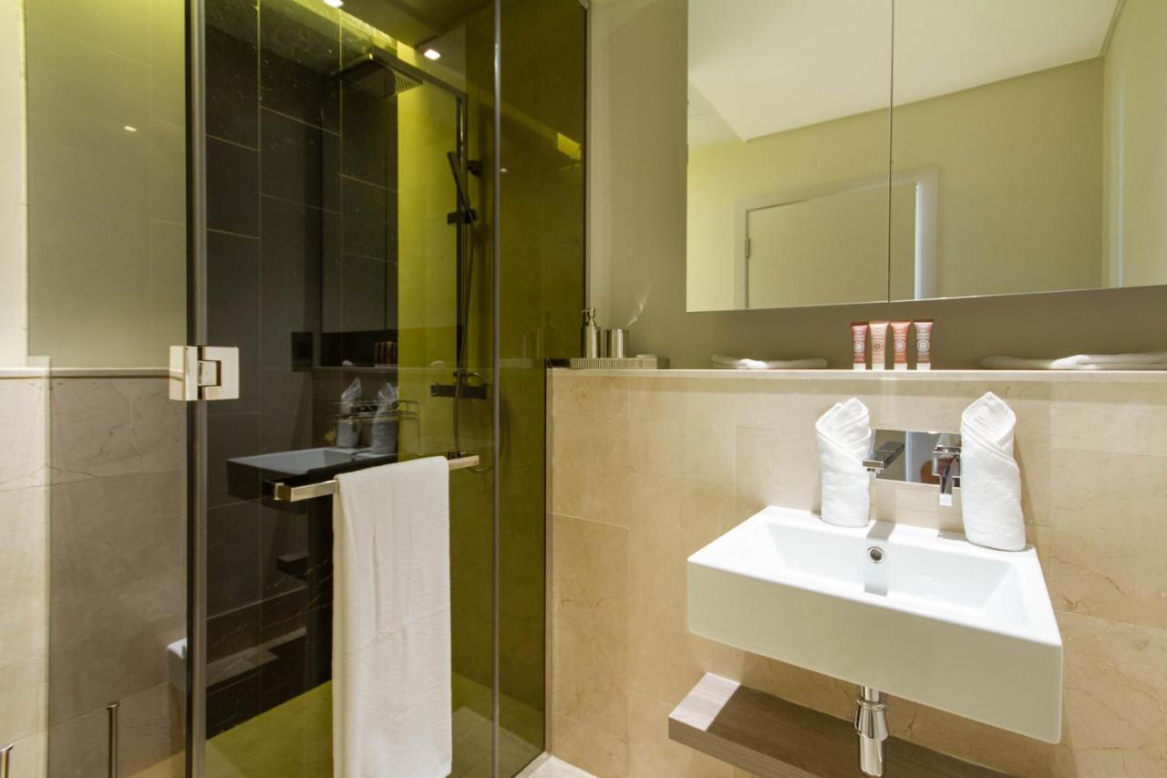Apartment Bespoke Homes - Palm Jumeirah- 2 Bedroom Sea View With Pool & Access, The 8 Dubai