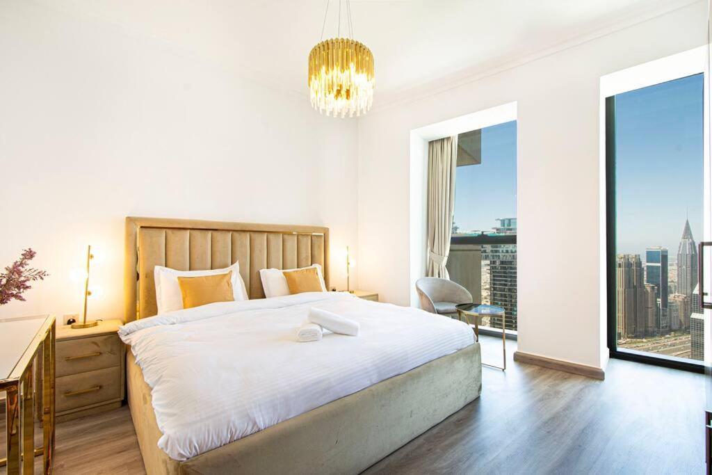 Magnificent New 3 Bedroom With Stunning View To Burj Khalifa & Fountain View Dubái
