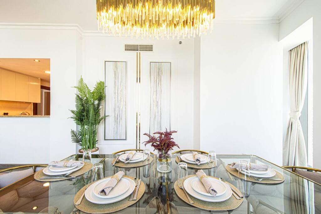 Magnificent New 3 Bedroom With Stunning View To Burj Khalifa & Fountain View * Dubái