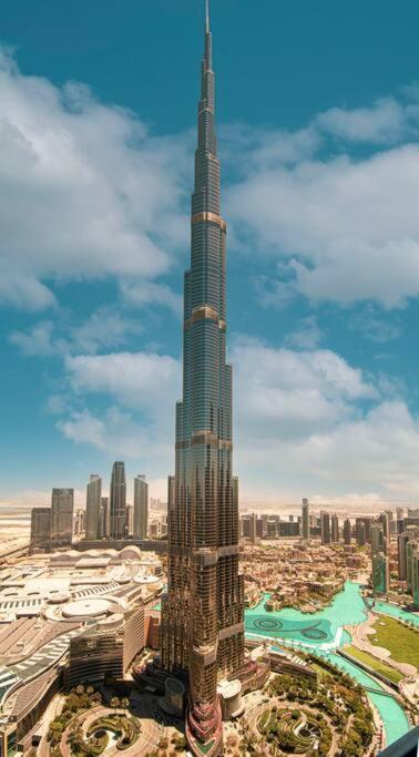Magnificent New 3 Bedroom With Stunning View To Burj Khalifa & Fountain View Dubai