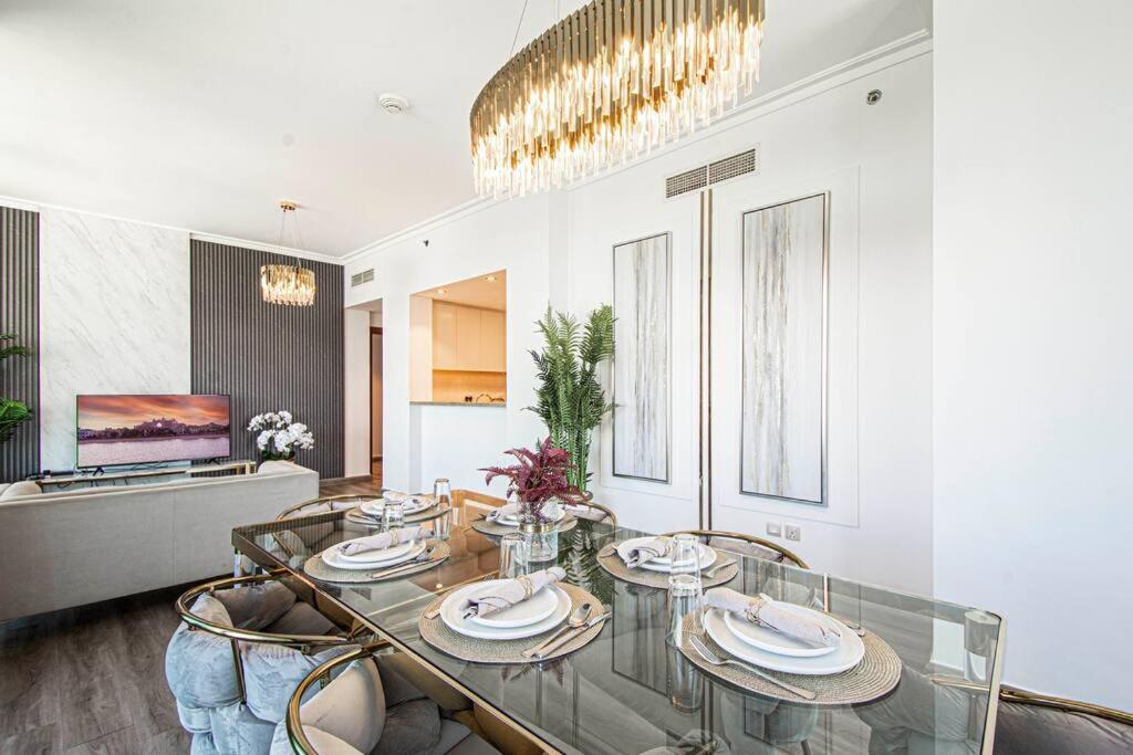 Apartamento Magnificent New 3 Bedroom With Stunning View To Burj Khalifa & Fountain View Dubái