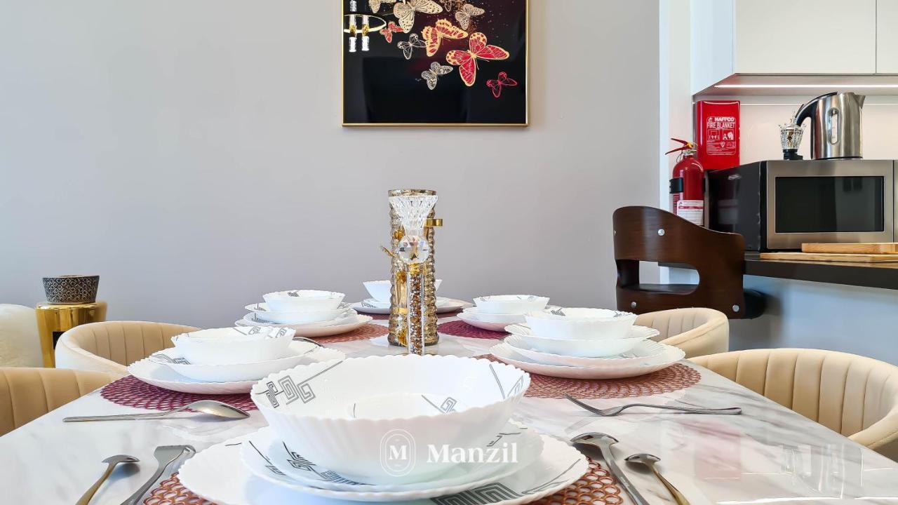Stylish Waterfront 1 Bedroom W Pvt Near Downtown Appartement Dubai
