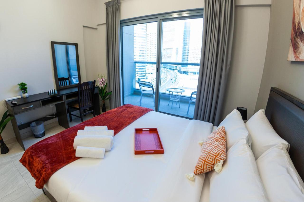 11th Floor Studio, Balcony With Canal And View, Close To Mall And Burj Khalifa, Jacuzzi, Pool, Kids Area, 24hr Gym, Free Indoor Parking, Wifi, Fully Furnished Apartment, Tv With Streaming, New Building Appartement *
