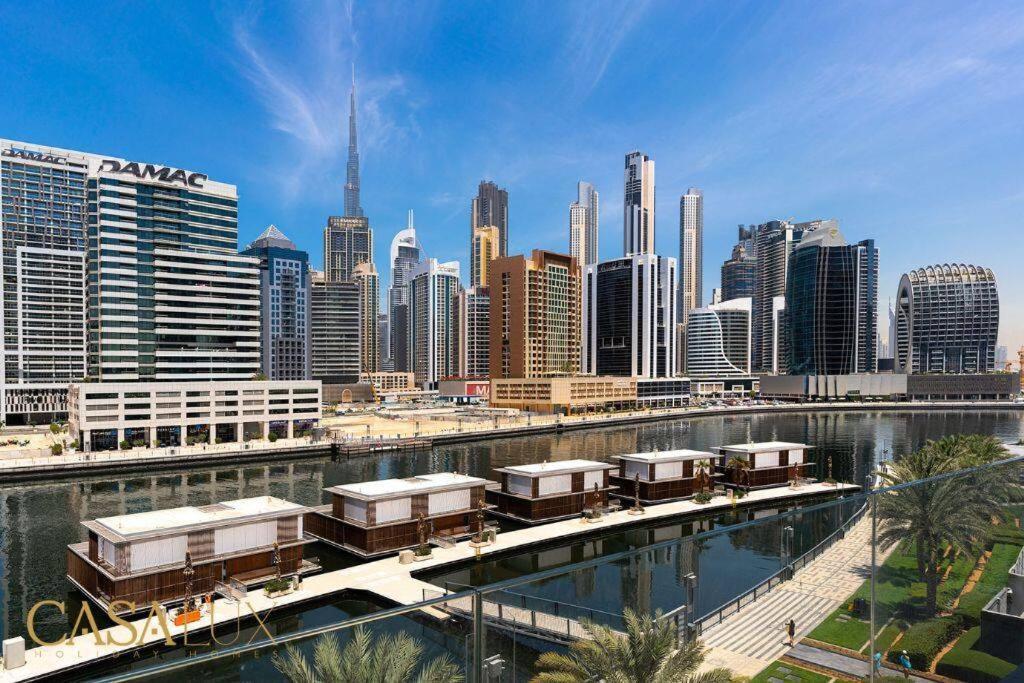 Stunning 1 Bed With Burj Khalifa & Canal View *