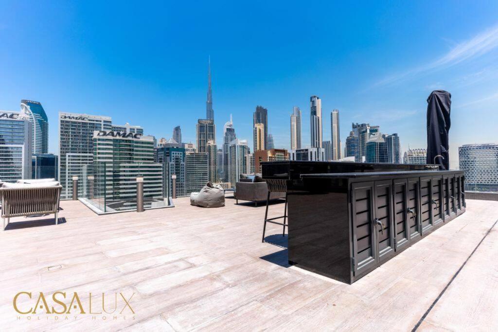 Stunning 1 Bed With Burj Khalifa & Canal View Apartment Dubai