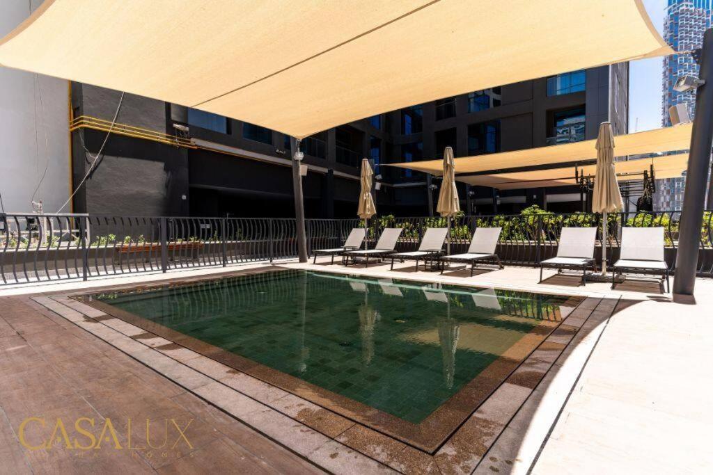 Apartment Stunning 1 Bed With Burj Khalifa & Canal View *