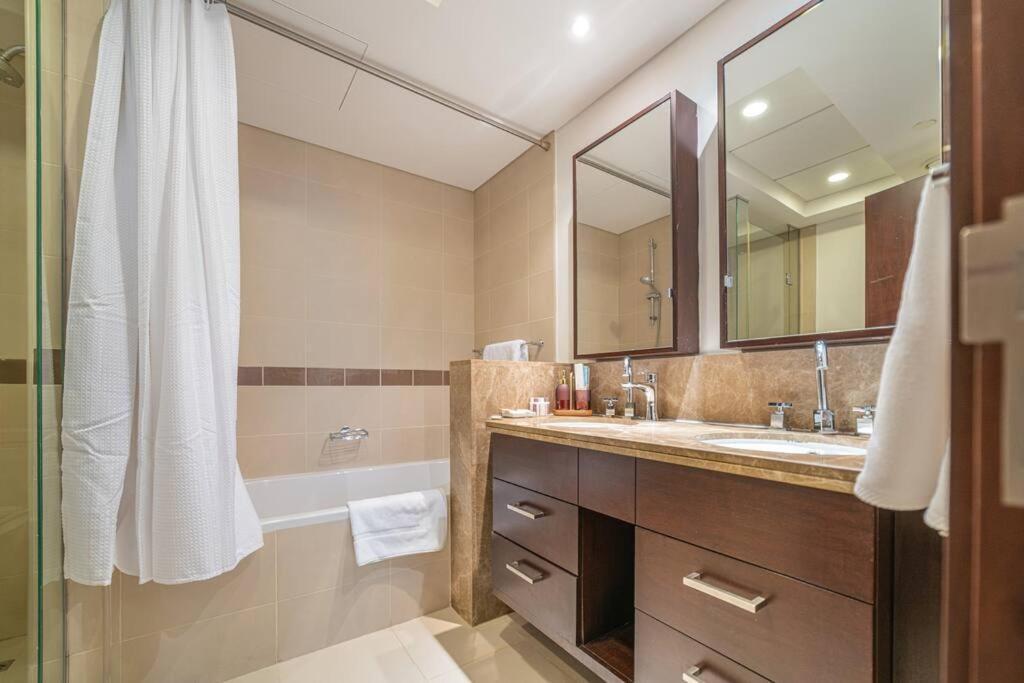 First Class 2br With Burj Khalifa & Fountain View Appartement *