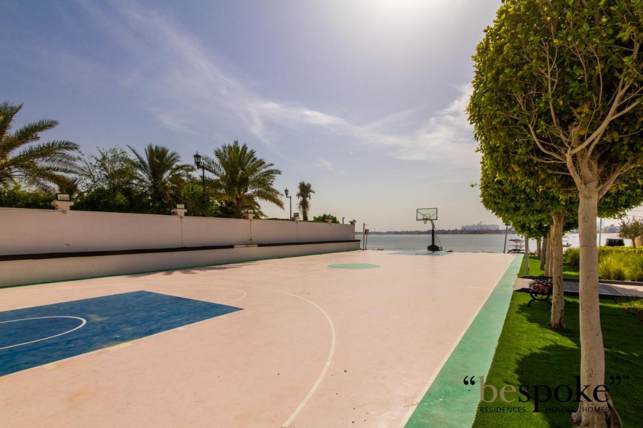Apartamento Bespoke Homes - Palm Jumeirah- 2 Bedroom Sea View With Pool & Access, The 8 Dubái