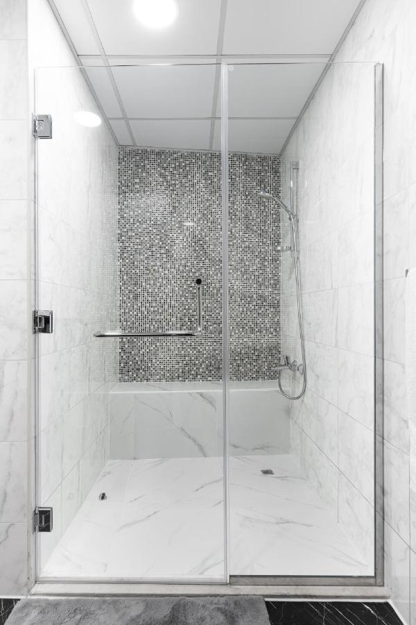 Exclusive Marina With Private Jacuzzi 1br *