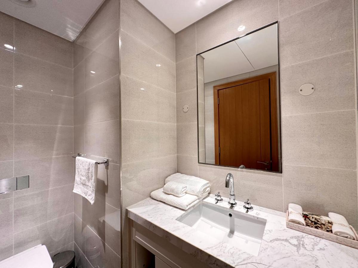 Opera Grand By Luxstay Homes *